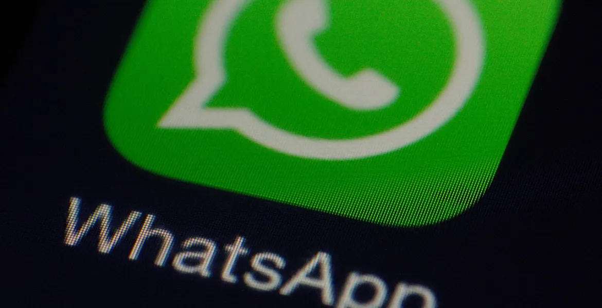 WhatsApp: Pubblicità nei messaggi, l'Europa attende