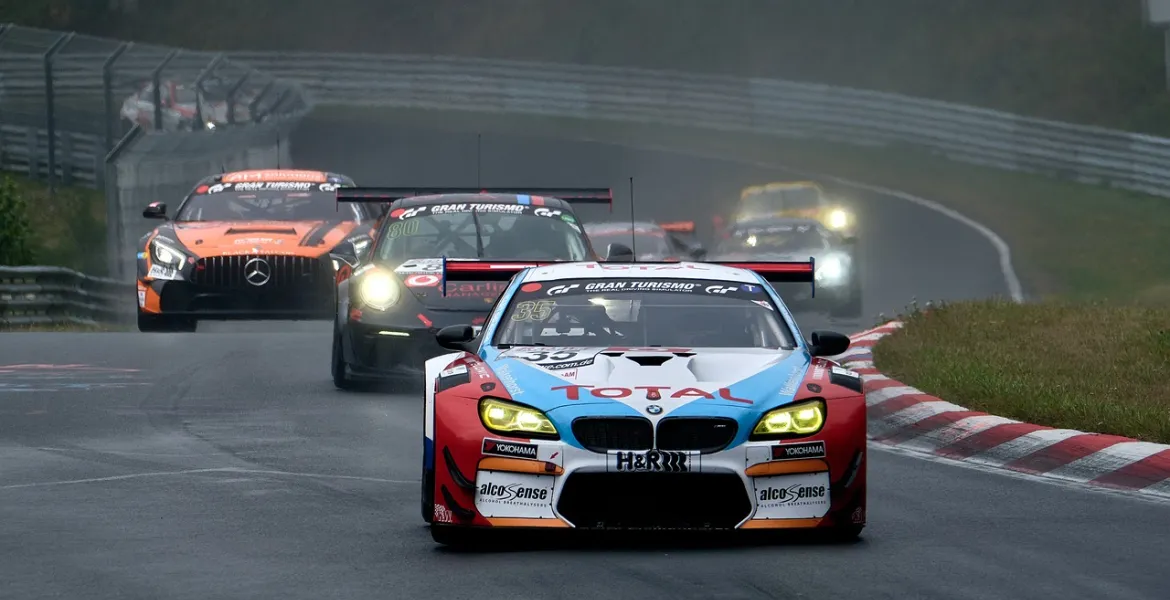 Clamoroso trionfo BMW alla 24 Ore del Nürburgring con colpo di scena