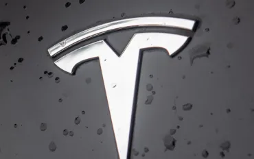 Tesla lancia i robotaxi in Texas: Le azioni volano