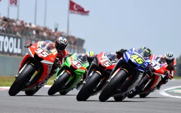 MotoGP: Via Libera della UE all'Acquisizione da Parte di Liberty Media