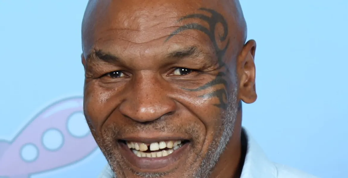 Mike Tyson Elogia la Resistenza di Ribalta: 'Colpito ma inesorabile'