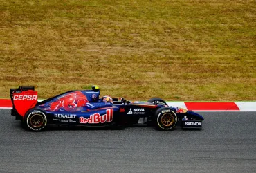 Battaglia Epica tra Norris e Piastri: Red Bull in crisi!