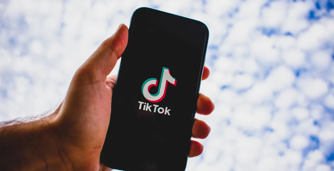 TikTok rafforza le regole sul gioco in Italia: nuovi limiti nel 2025