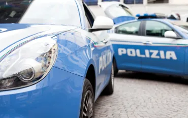 Giovane arrestato per rapine a Taranto: custodia domiciliare