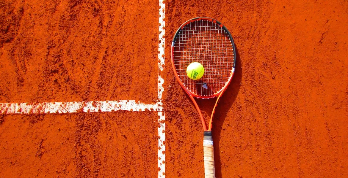 Wimbledon 2025: Sinner e Djokovic avanzano ai quarti