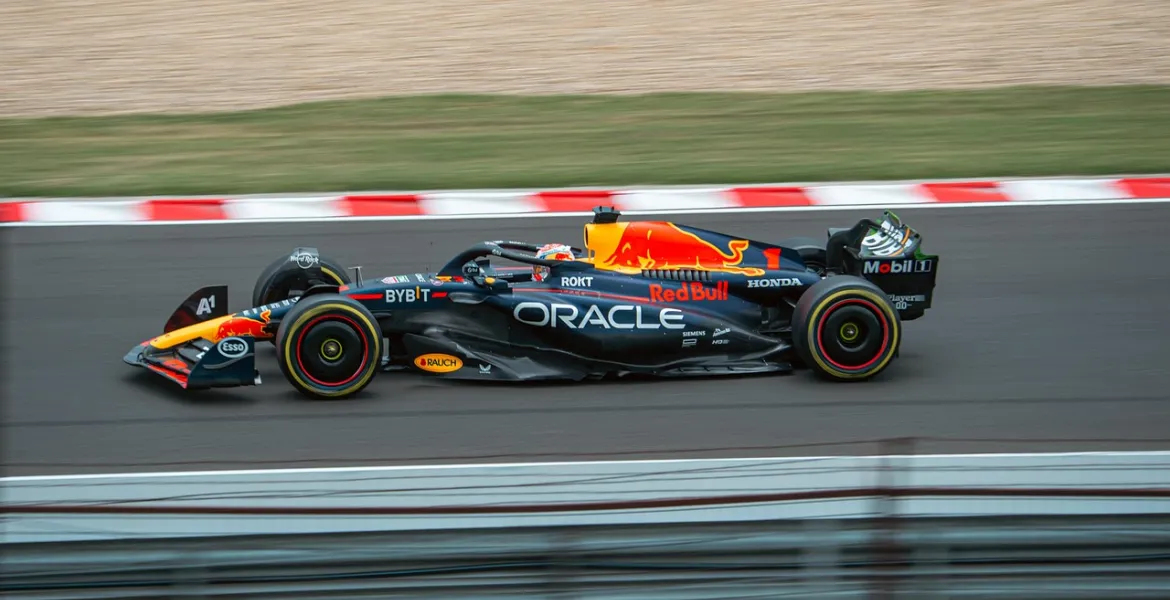 Piastri sanzionato: Horner di Red Bull chiede equità