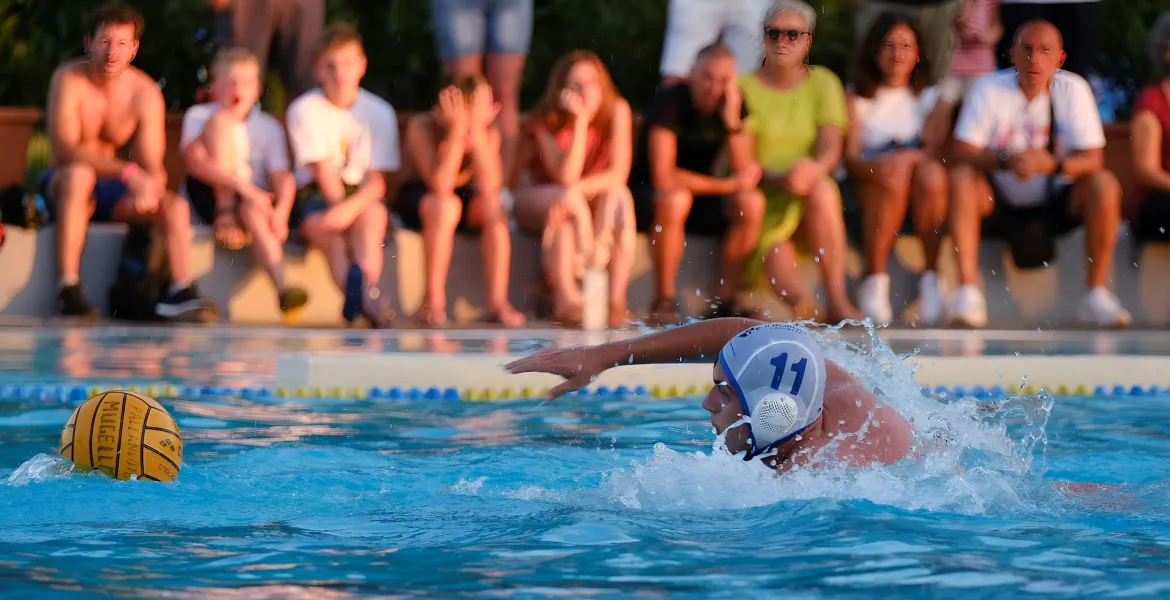 Italia Femminile di Pallanuoto Pronta per l'Assalto all'Ungheria
