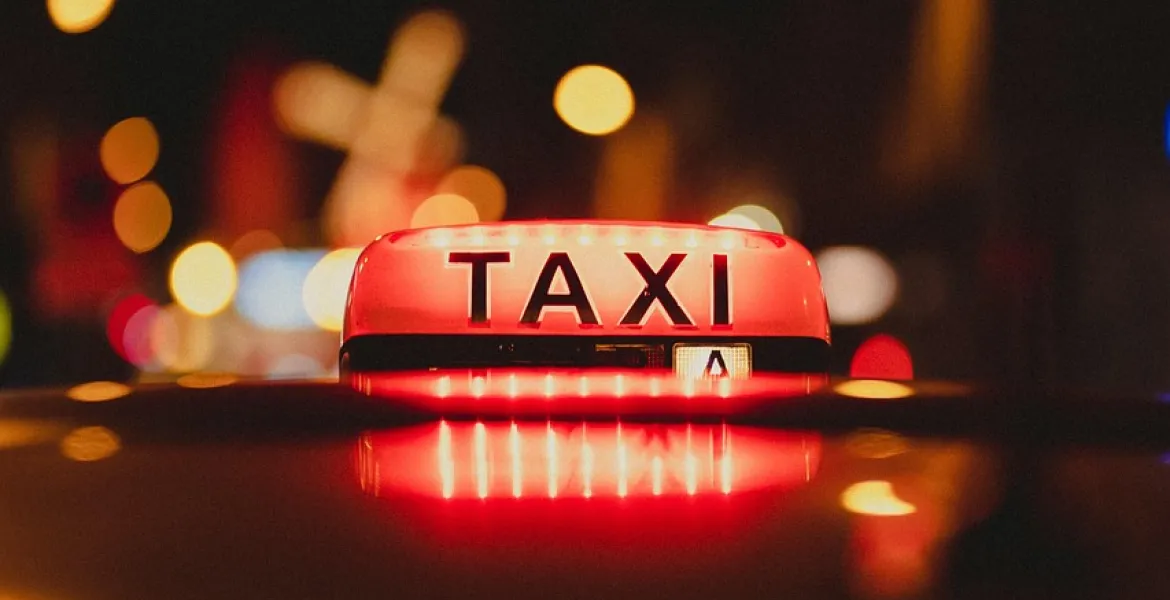Uber e Lucid: 20.000 Robotaxi elettrici per l'America