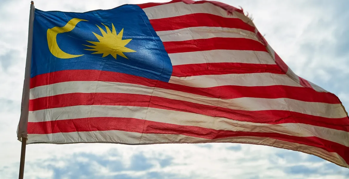 Maxi blitz in Malesia: Centinaia di migranti fermati per gioco illegale
