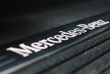 Mercedes-Benz rivoluziona l'automotive con il motore YASA