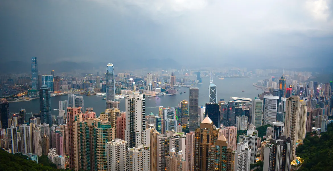 Tempesta su Macao: Il Tifone Vifa Sconvolge la città