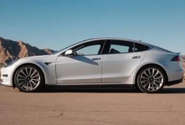 Tesla in crisi: Calano vendite e ricavi nel secondo trimestre