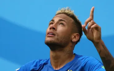 Neymar e la sua Batmobile: la passione per Batman diventa reale