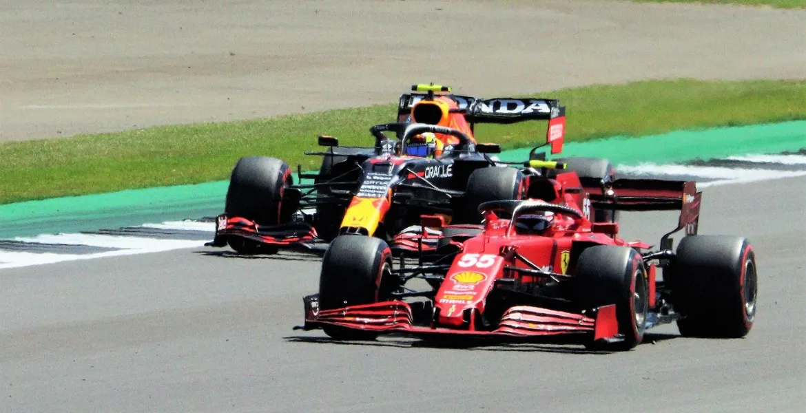 Duello Infinito: Piastri e Norris infiammano la F1 2025