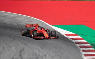 Ferrari e Fred Vasseur: Rinnovato il legame per la vittoria