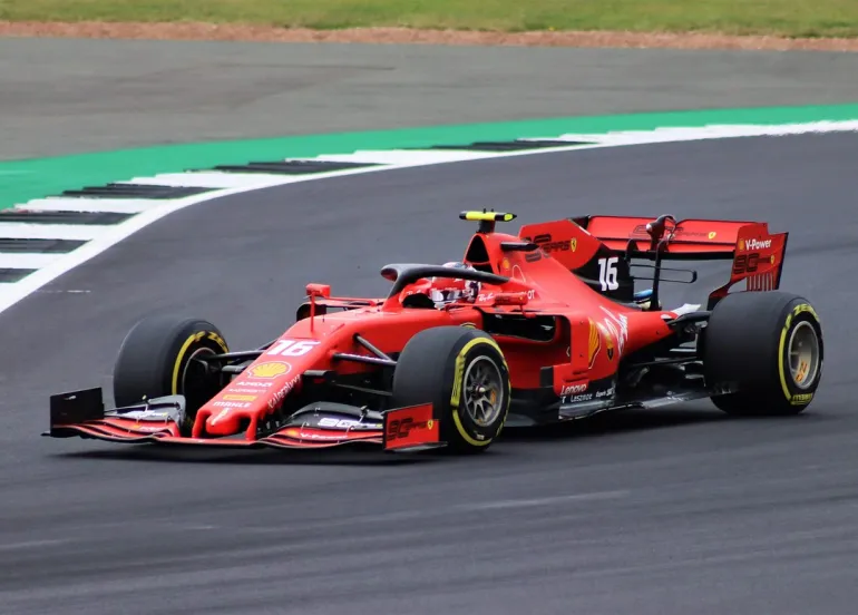 Ferrari: Leclerc svela il segreto della vittoria su Verstappen