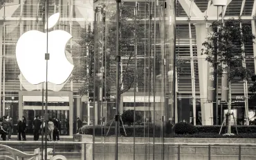 Apple sotto pressione: un miliardo di dollari di dazi voluti da Trump