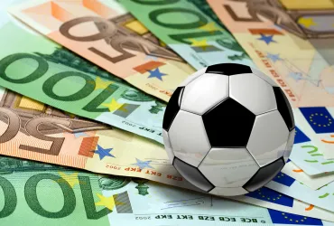 FIFA: stop alla pubblicità polemica sulle divise arbitri