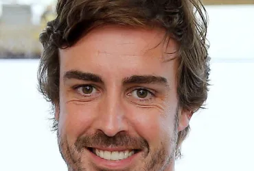 Fernando Alonso celebra il miglior weekend dell'Aston Martin