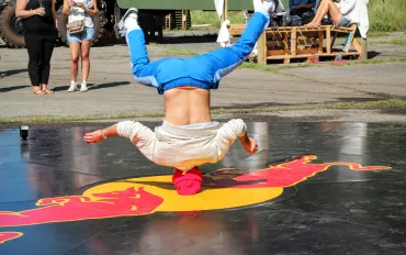 Derisa a Parigi, australiana Raygun lascia la breakdance