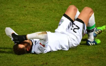 Addio al calcio: Joan Gonzalez si ritira a 23 Anni