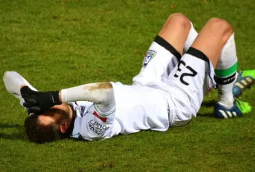 Addio al calcio: Joan Gonzalez si ritira a 23 Anni