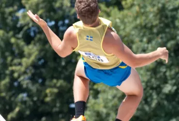 Armand Duplantis riscrive la storia: nuovo record mondiale