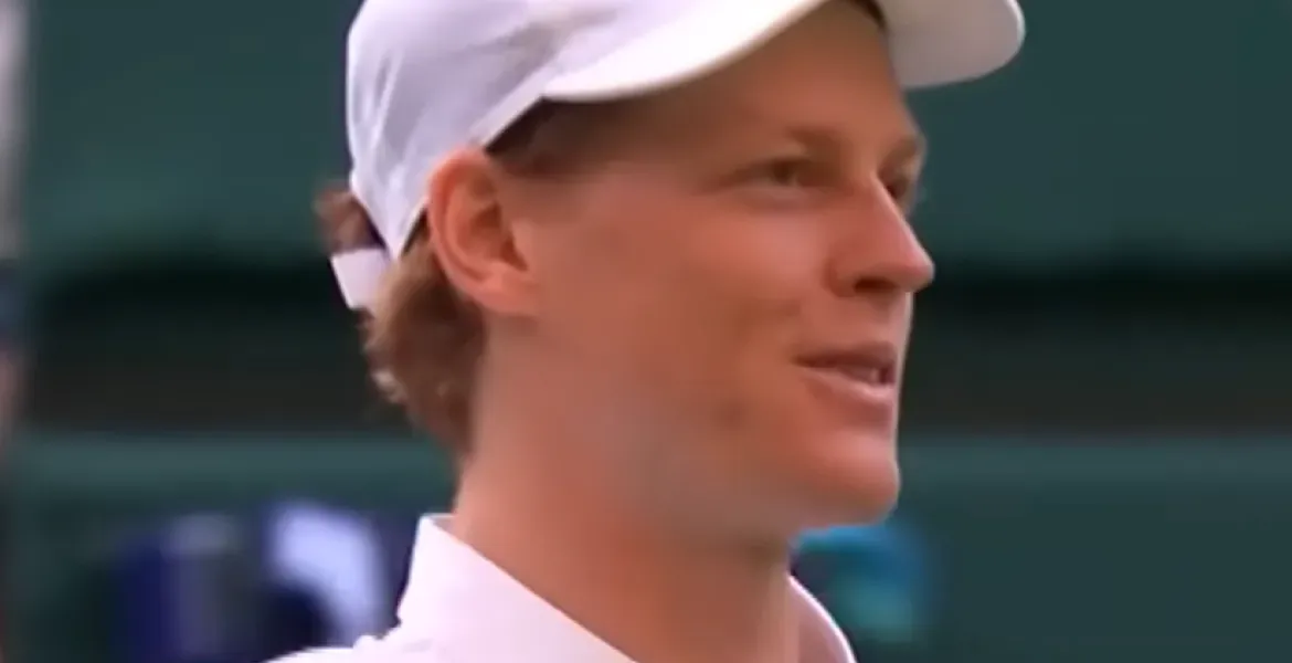 Jannik Sinner celebrato: una pioggia di auguri e affetto