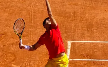 Alcaraz Sfida Sinner: Brividi e Rivalità agli US Open