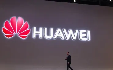 Huawei rilancia l'innovazione AI nonostante la contrazione dei profitti