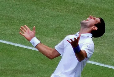 Djokovic incanta agli Us Open: supera Norrie nonostante il dolore