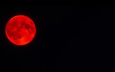 Spettacolare 'Luna di Sangue': Lungo Eclissi del 2025
