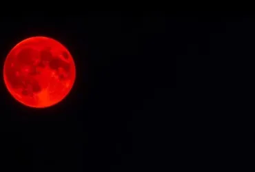 Spettacolare 'Luna di Sangue': Lungo Eclissi del 2025