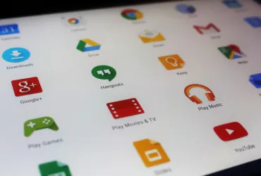 Vecchi Pixel rinascono: Nuovi interfaccia e funzioni AI