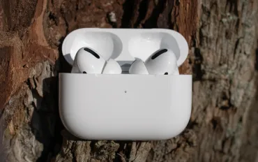 Apple rivoluziona: Arrivano gli AirPods Pro 3 con sensori cardiaci