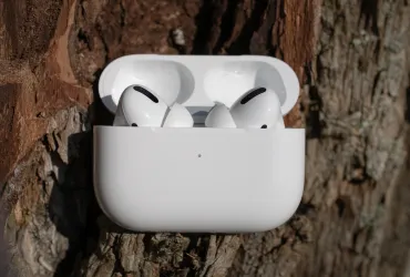 Apple rivoluziona: Arrivano gli AirPods Pro 3 con sensori cardiaci