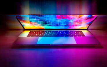 MacBook diventa uno strumento musicale: l'ingegnoso uso del sensore di angolo