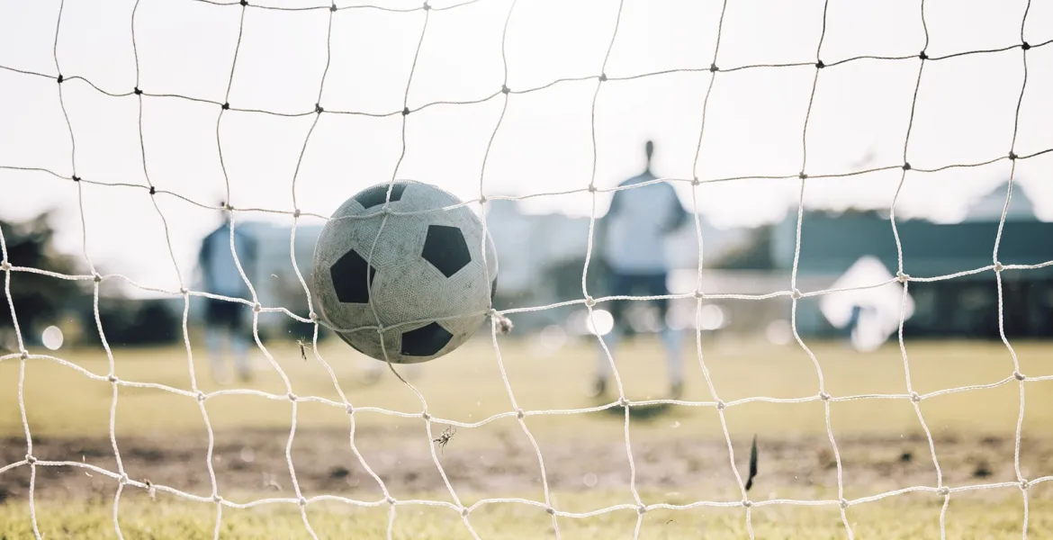 Calvin Stengs: Rinascita calcistica dal cuore della Toscana