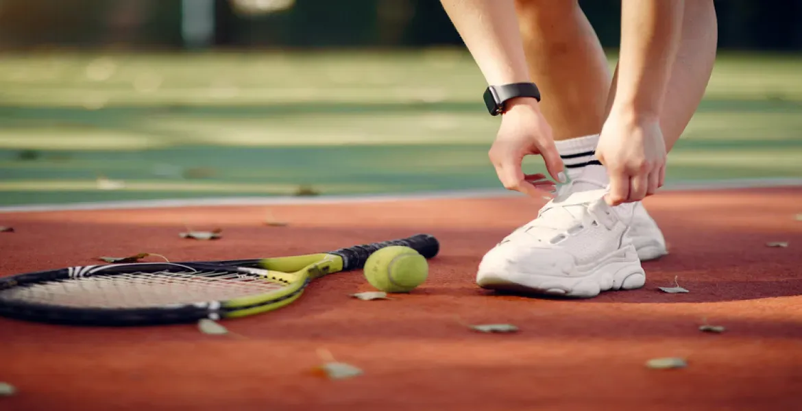 Crisi e riscatto: Tsitsipas tra infortuni e social detox