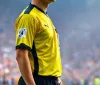 Sette giornate di squalifica per un allenatore: bottiglietta all'arbitro scatena polemiche