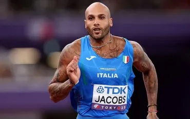Marcell Jacobs avanza alle semifinali dei 100 metri ai mondiali di Tokyo